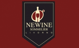 <p>Clente: newwine somelier - Livorno<br />Applicazione marchio su divisa da sommelier<br />Anno: 2010</p>